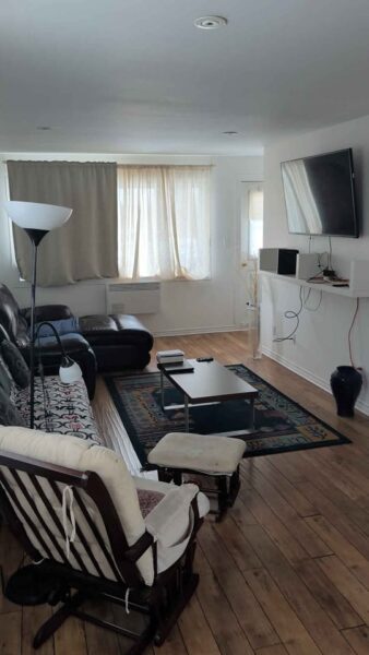 URGENCE ET OPPORTUNITÉ : Chambre disponible DÈS AUJOURD'HUI.