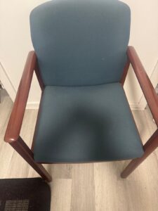Lots de 4 chaises en tres bon etat rarement utilisees